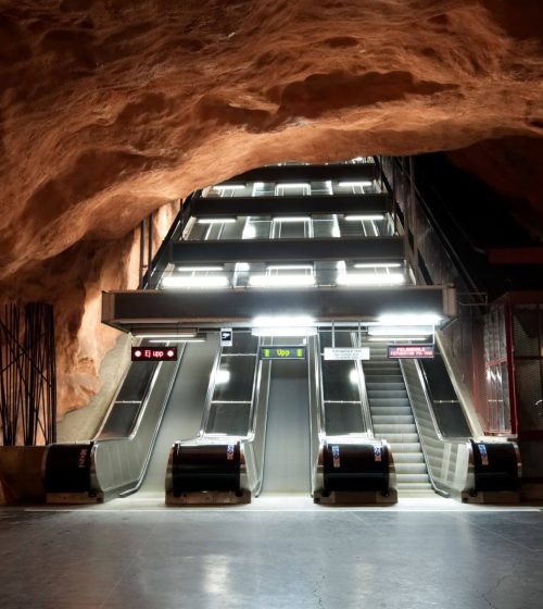 nobody-view-at-escalator-near-platform-of-the-unde-2023-11-27-05-10-55-utc.jpg nobody-view-at-escalator-near-platform-of-the-unde-2023-11-27-05-10-55-utc.jpg